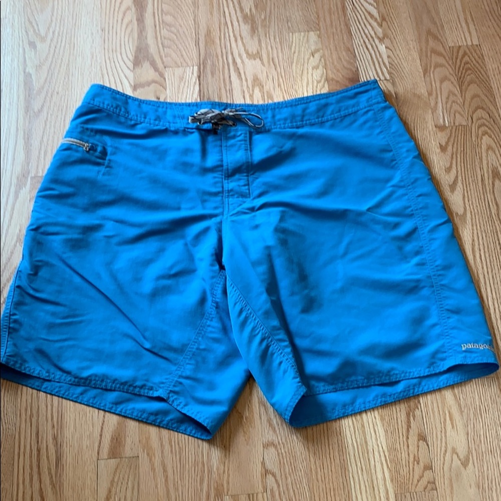 Patagonia Men’s Board shorts size 40